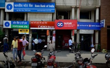 Managing risks in outsourcing of financial services by banks Banks