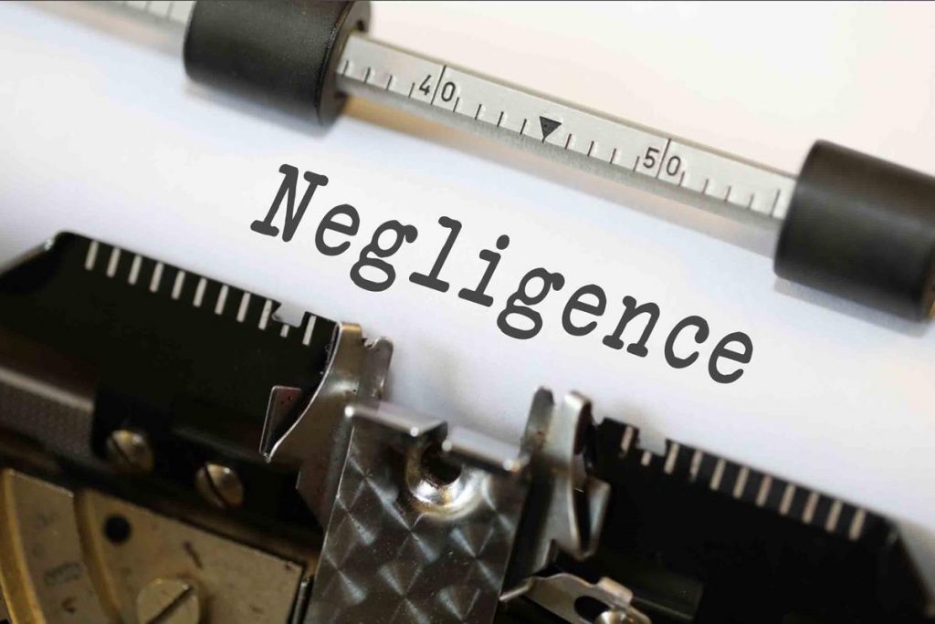 difference-between-negligence-and-malpractice-legal-myna