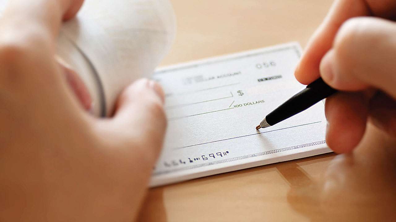 What Is Cross Cheque - Learn About Types of Crossing Cheques & Its  Importance