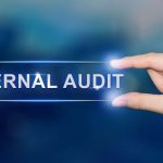 What is the link between internal audit factors and corporate governance internal audit