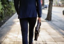 Can a non-law graduate become a partner in law firm