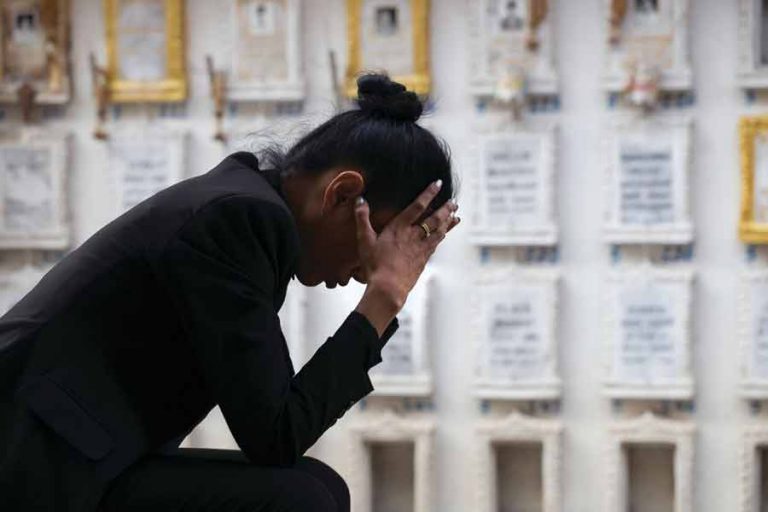 Can arbitration clause be invoked after death of any party